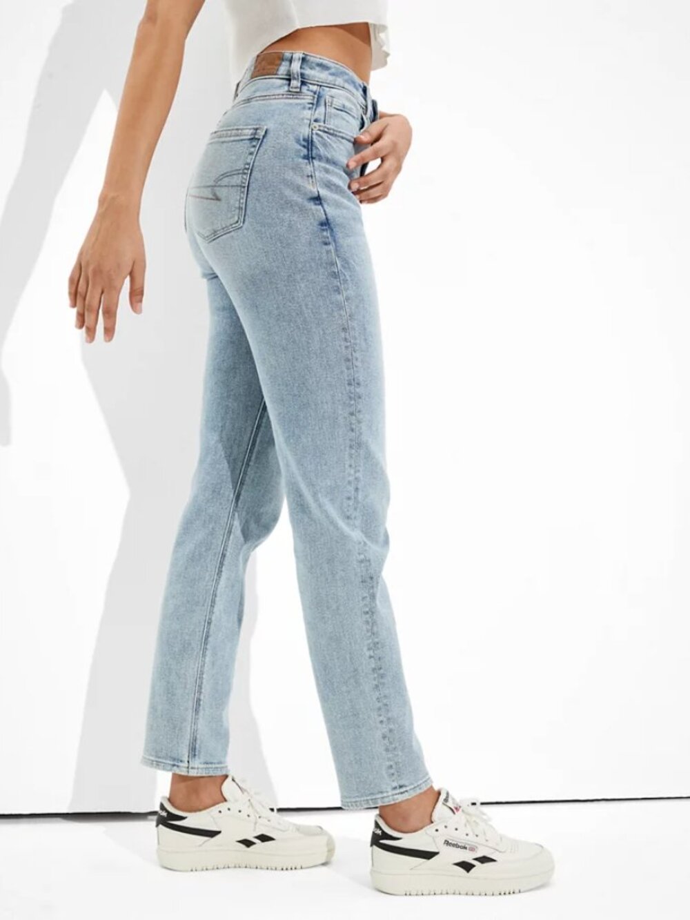 American Eagle Stretch Mom Straight Jeans Size 4 in Light Aglow